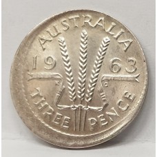 AUSTRALIA 1963 . THREEPENCE . ERROR . MIS-STRIKE . OFF CENTRE